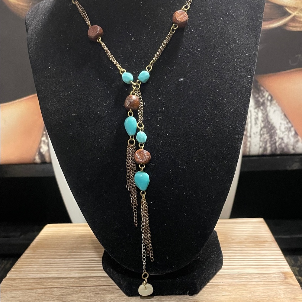 Elegant Turquoise and Brown Necklace